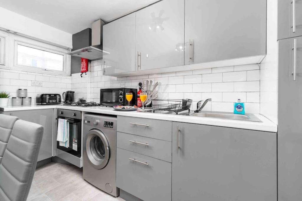 ברמינגהאם ✪Central✪6Bed✪ Parking✪Pool Table✪Private Patio ✪ מראה חיצוני תמונה